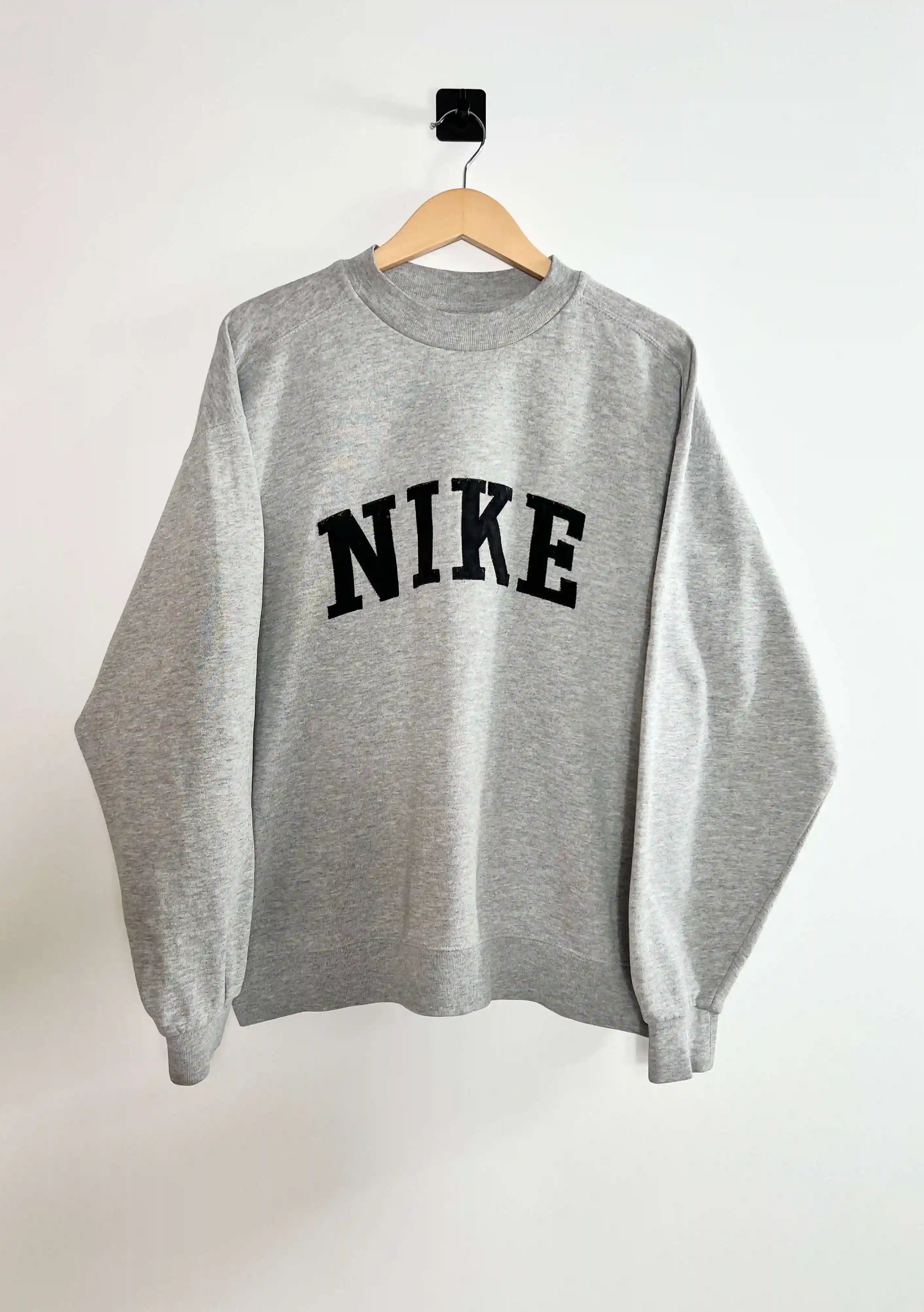 90s Nike Sweater Gris vue de face