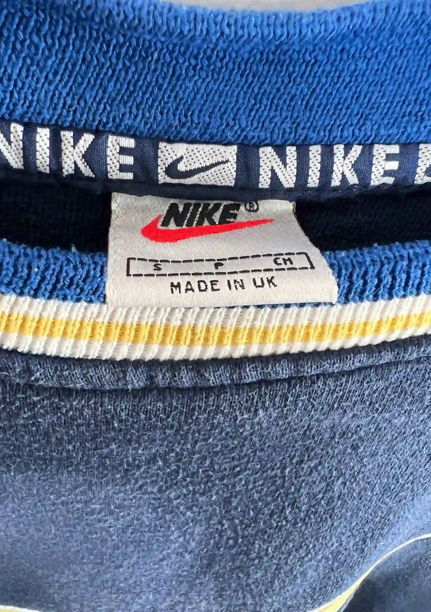 90's Vintage Nike Sweatshirt Big Swoosh Bleu vue etiquette