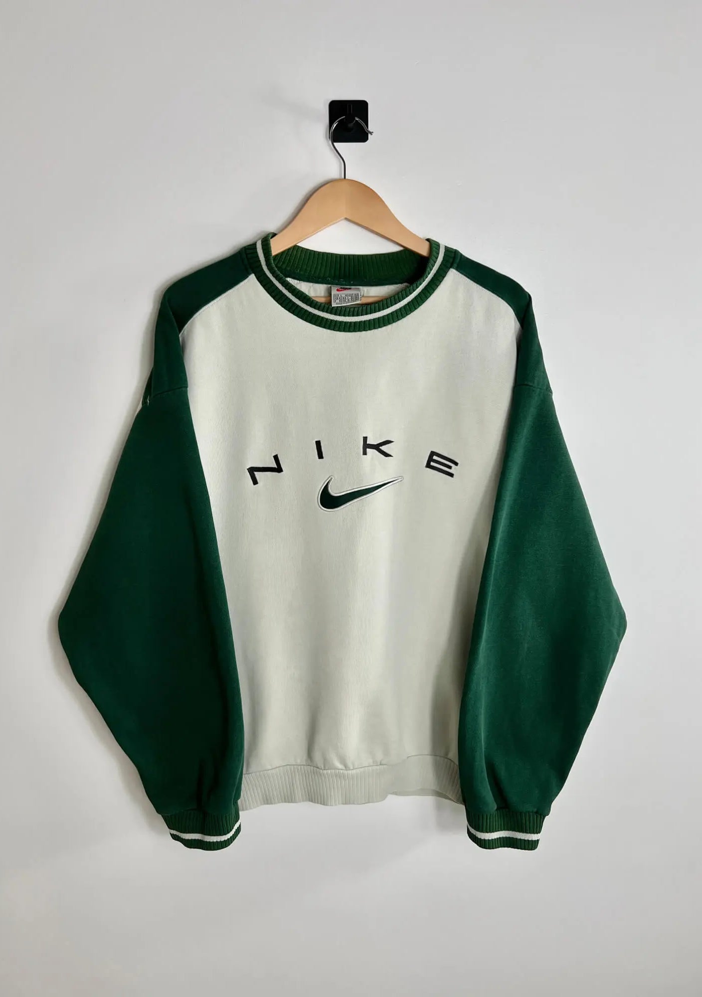 Pull Nike Vintage 90s Homme Vert et Blanc vue de face