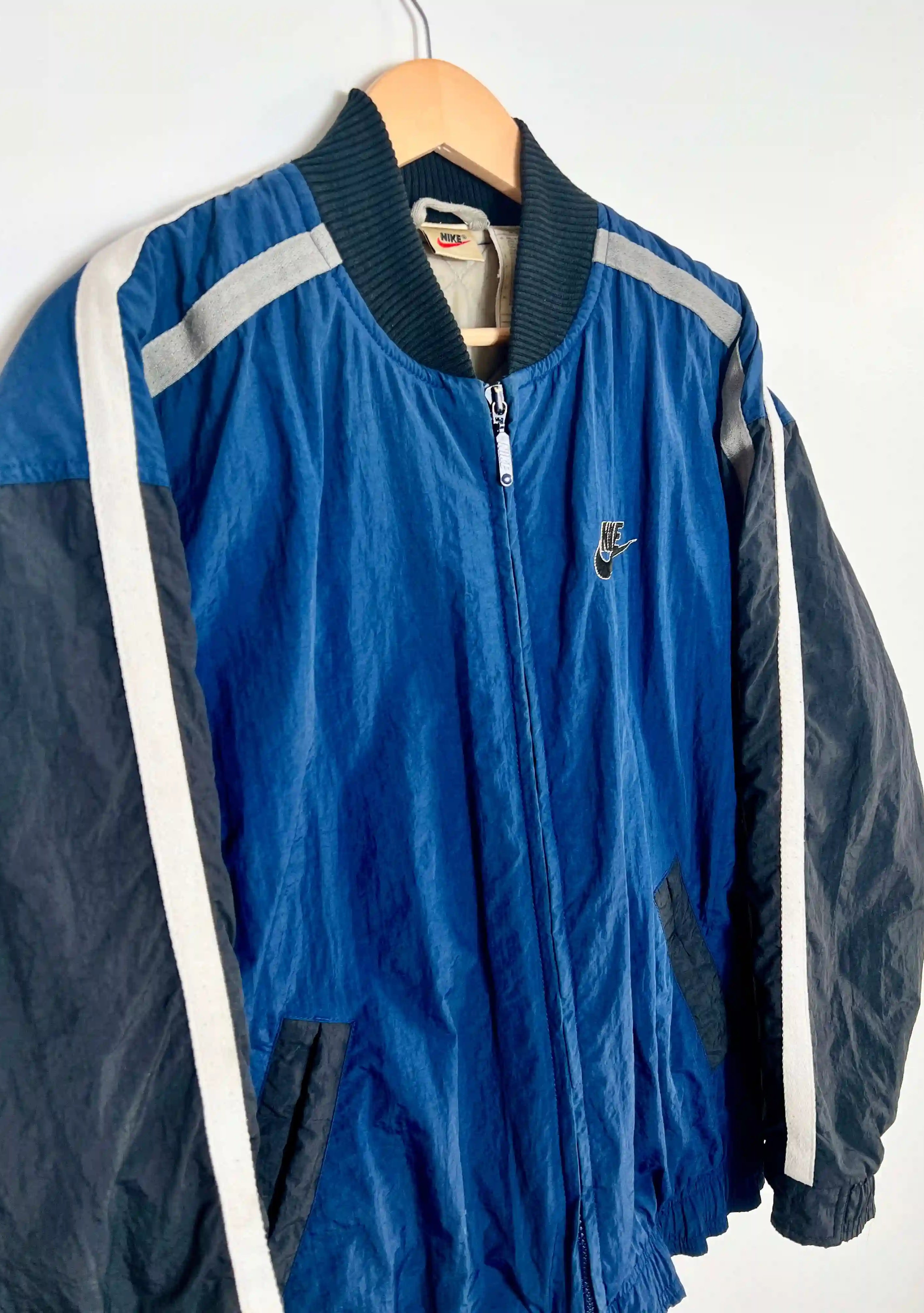 Bomber Nike Vintage 90's vue de coté