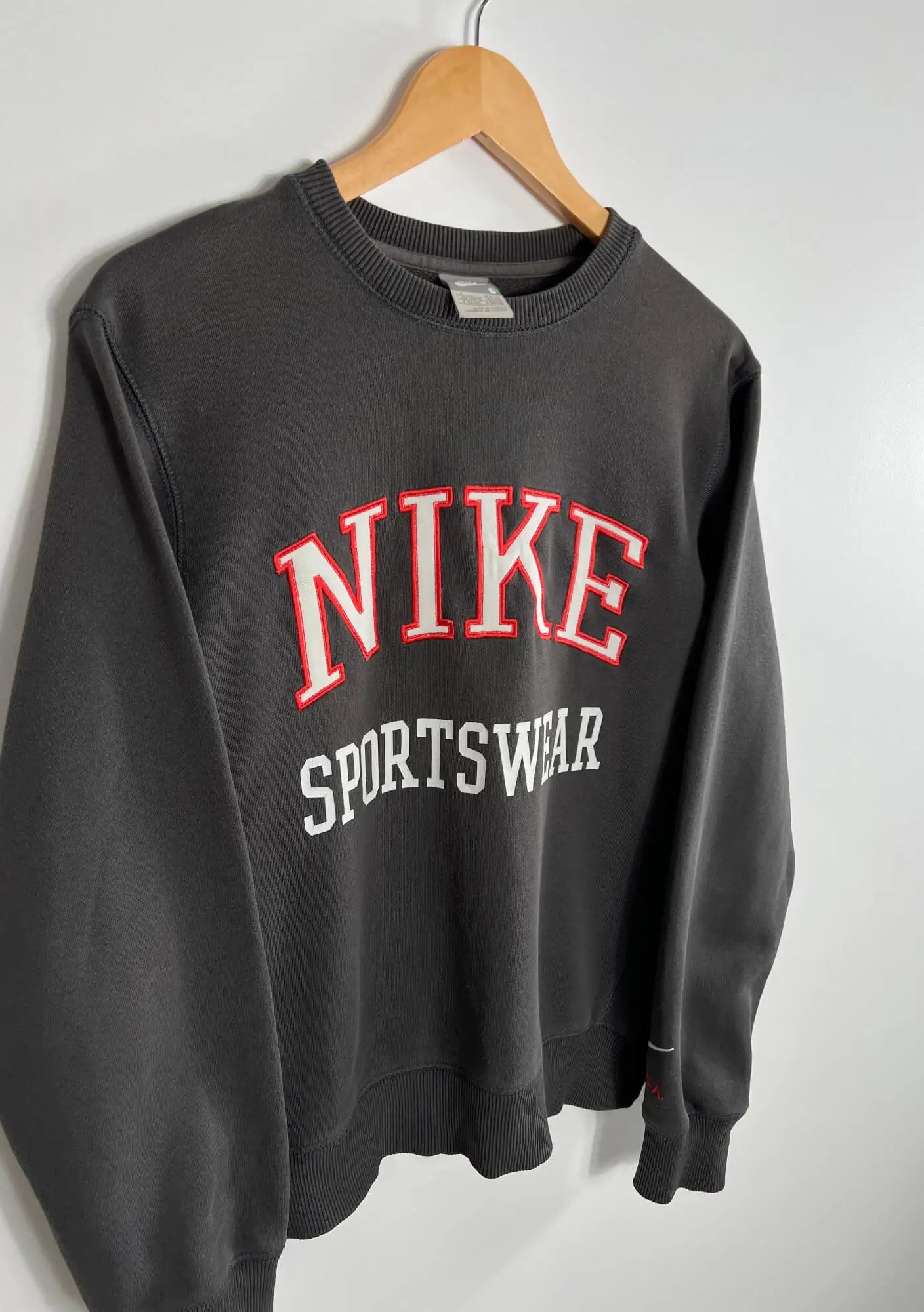 Crewneck Nike Vintage 2000s Noir vue de coter