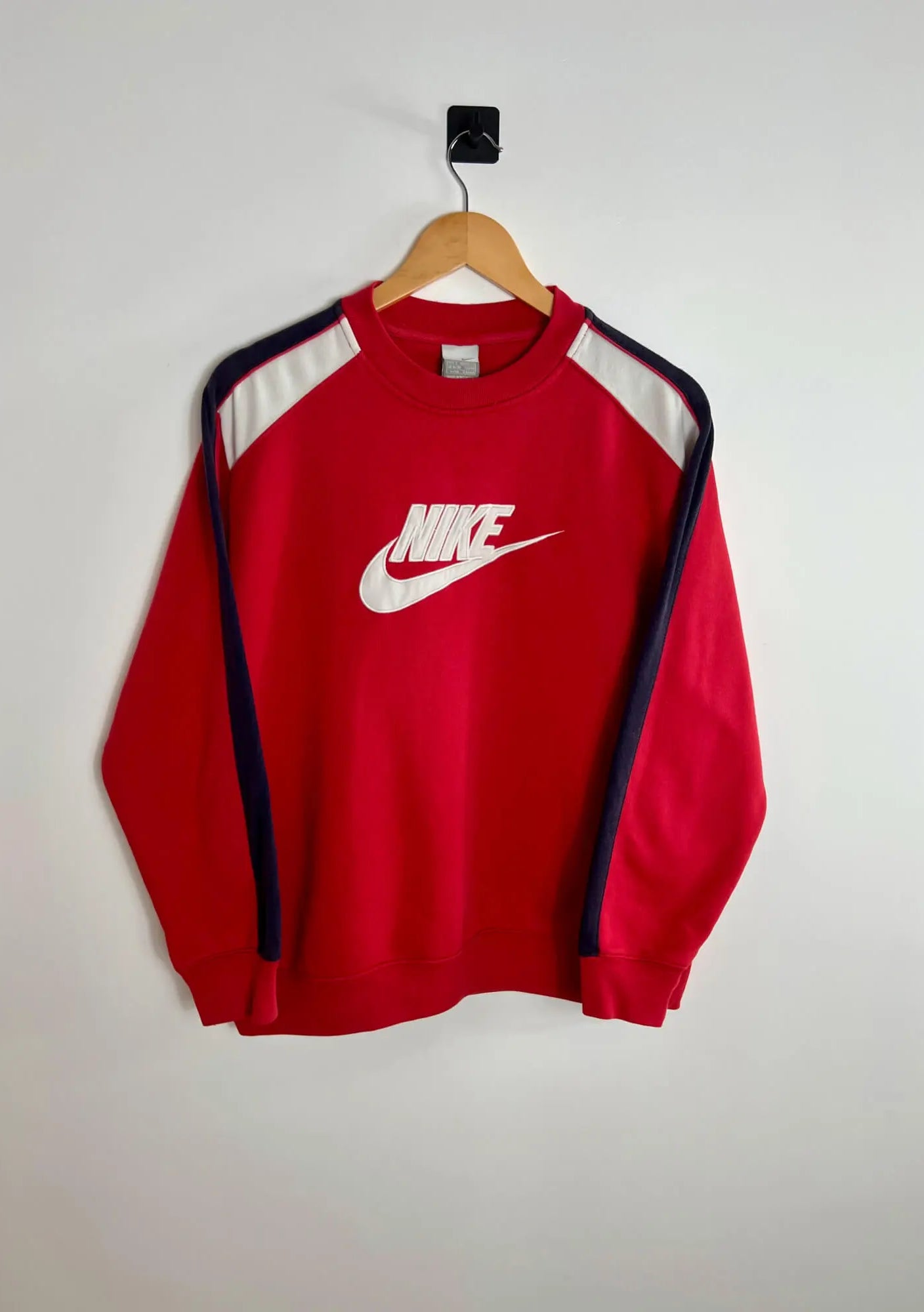 Crewneck Sweatshirt Nike Vintage Rouge 2000s vue de face