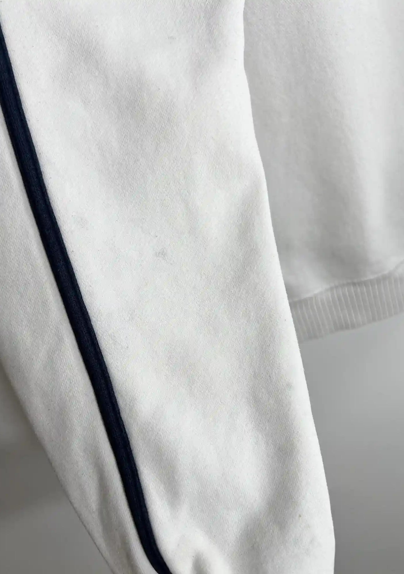 Hoodie Nike Femme Blanc Vintage 2000s vue de la manche