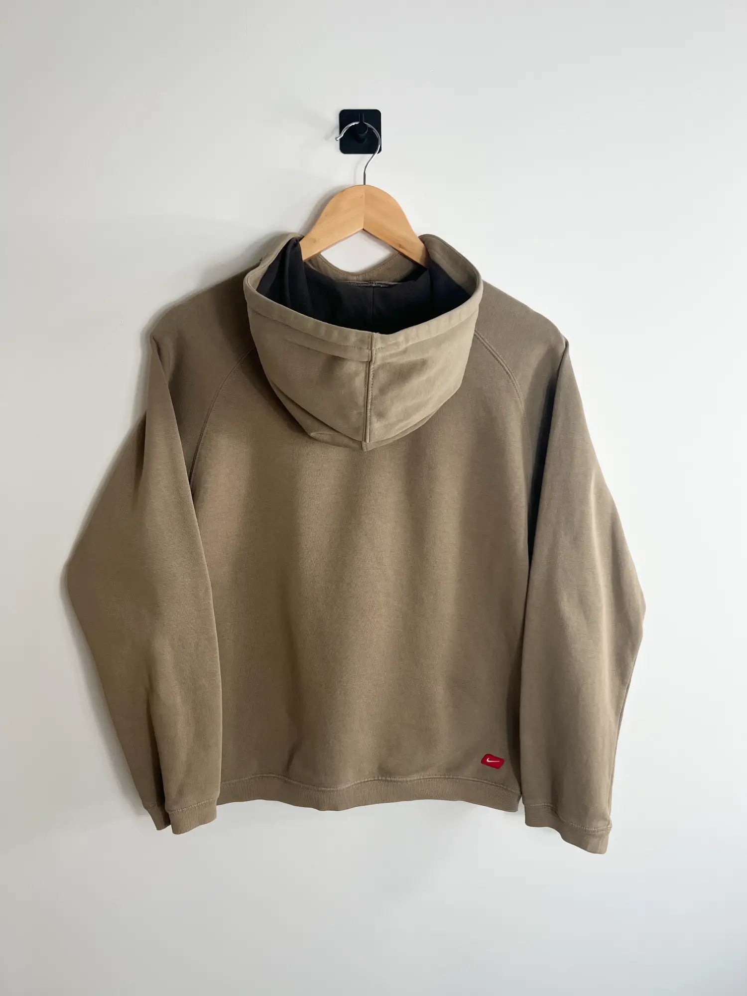 Hoodie Nike Vintage 00s marron vue de dos