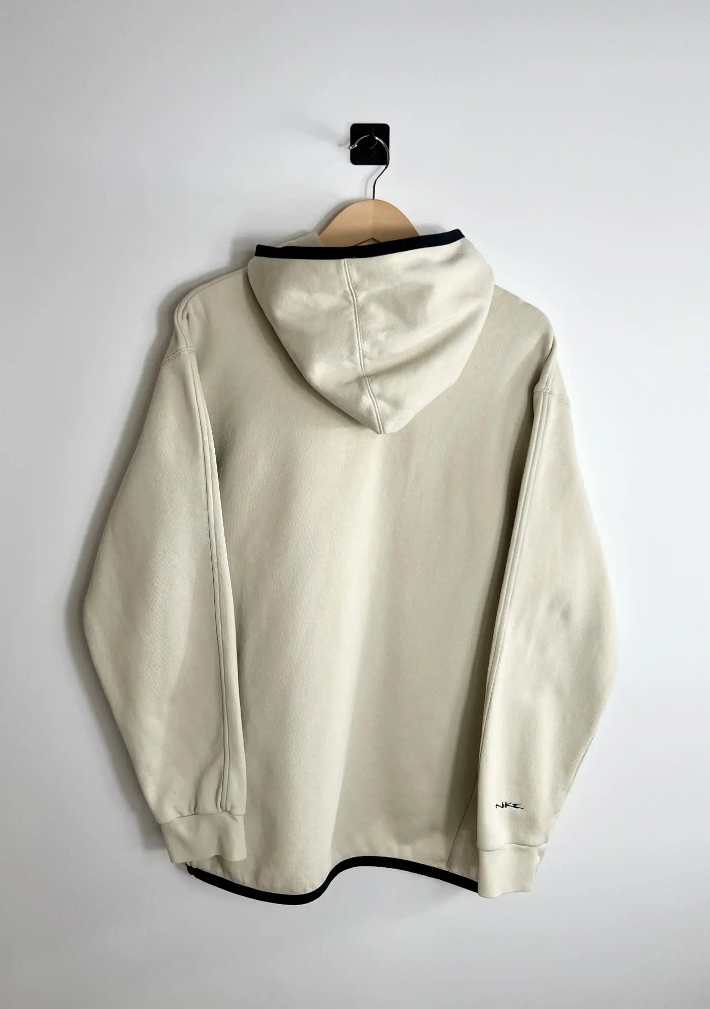 Hoodie Vintage Nike Crème 2000s vue de dos