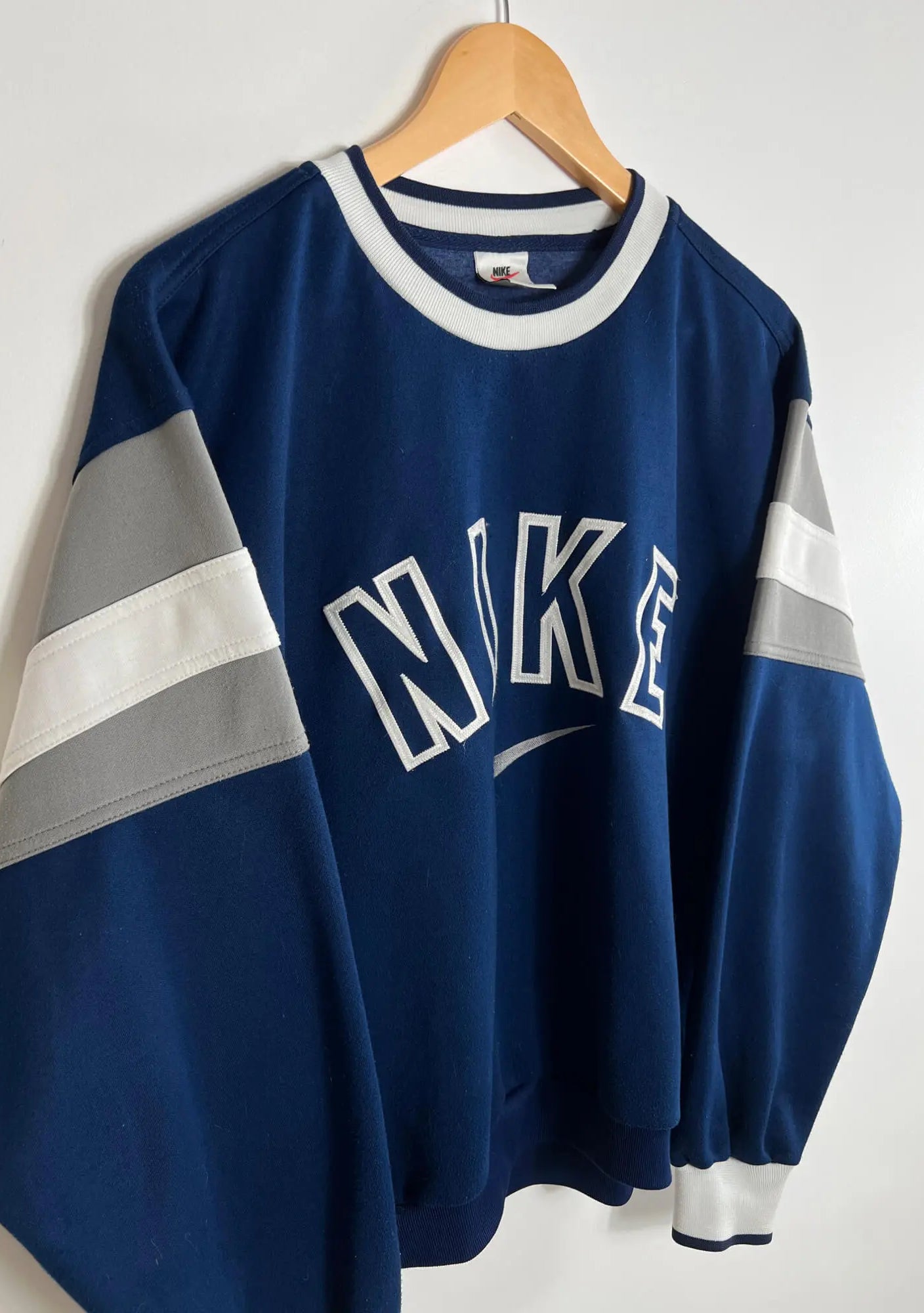 Nike jumpers vintage bleu 90's vue du logo nike