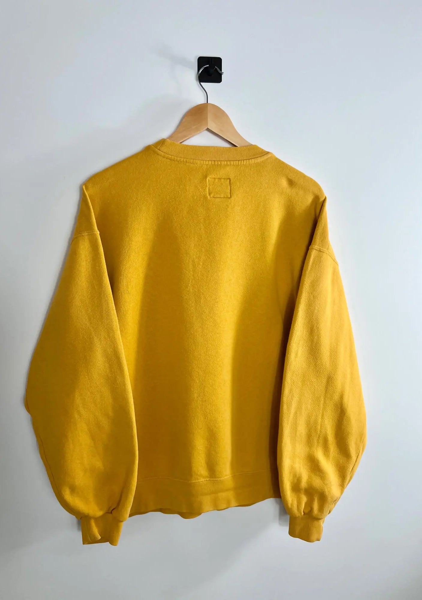 Sweat Nike Vintage Homme Jaune Moutarde vue de dos