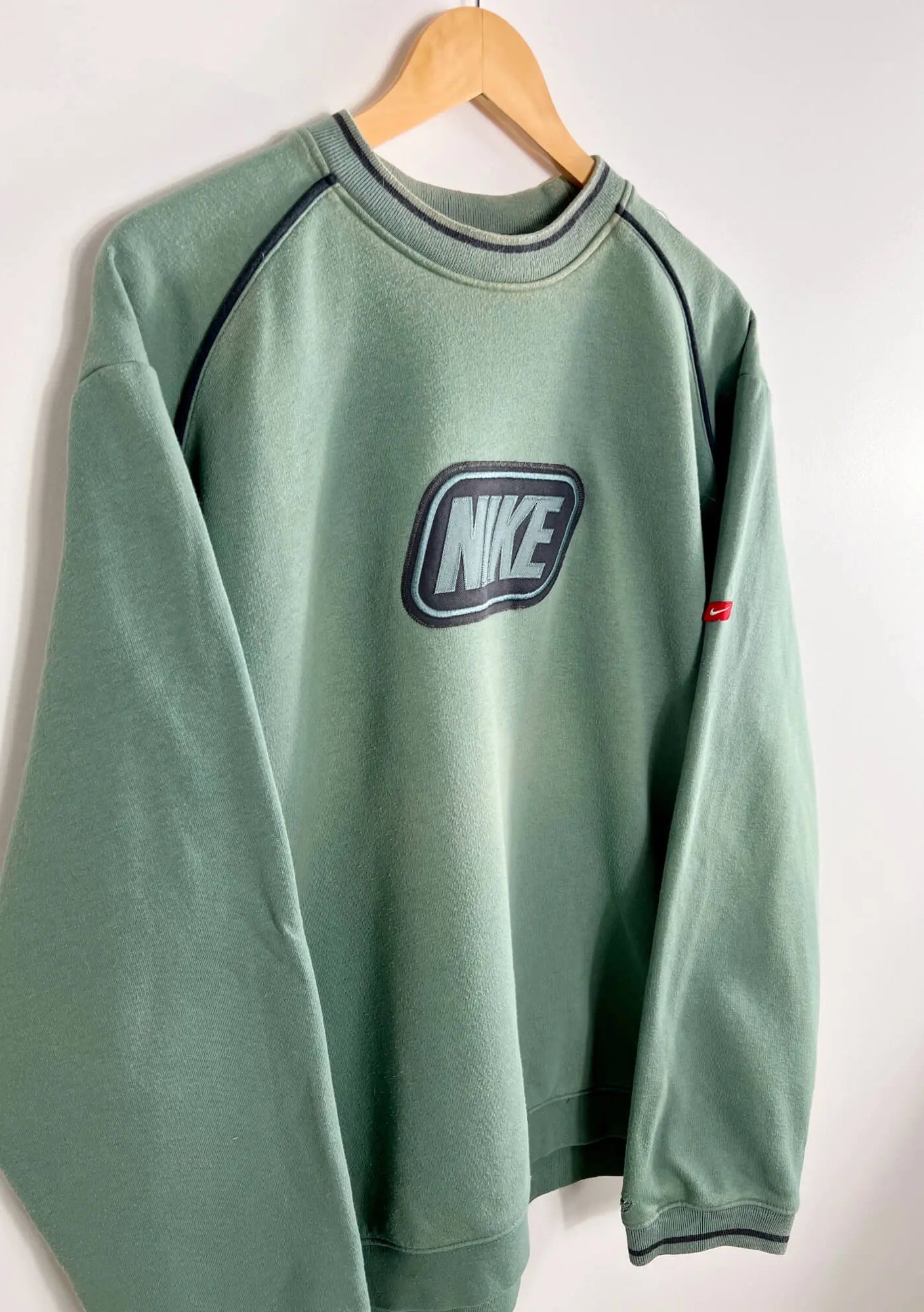 Nike Sweat Vintage Homme Vert vue du logo nike