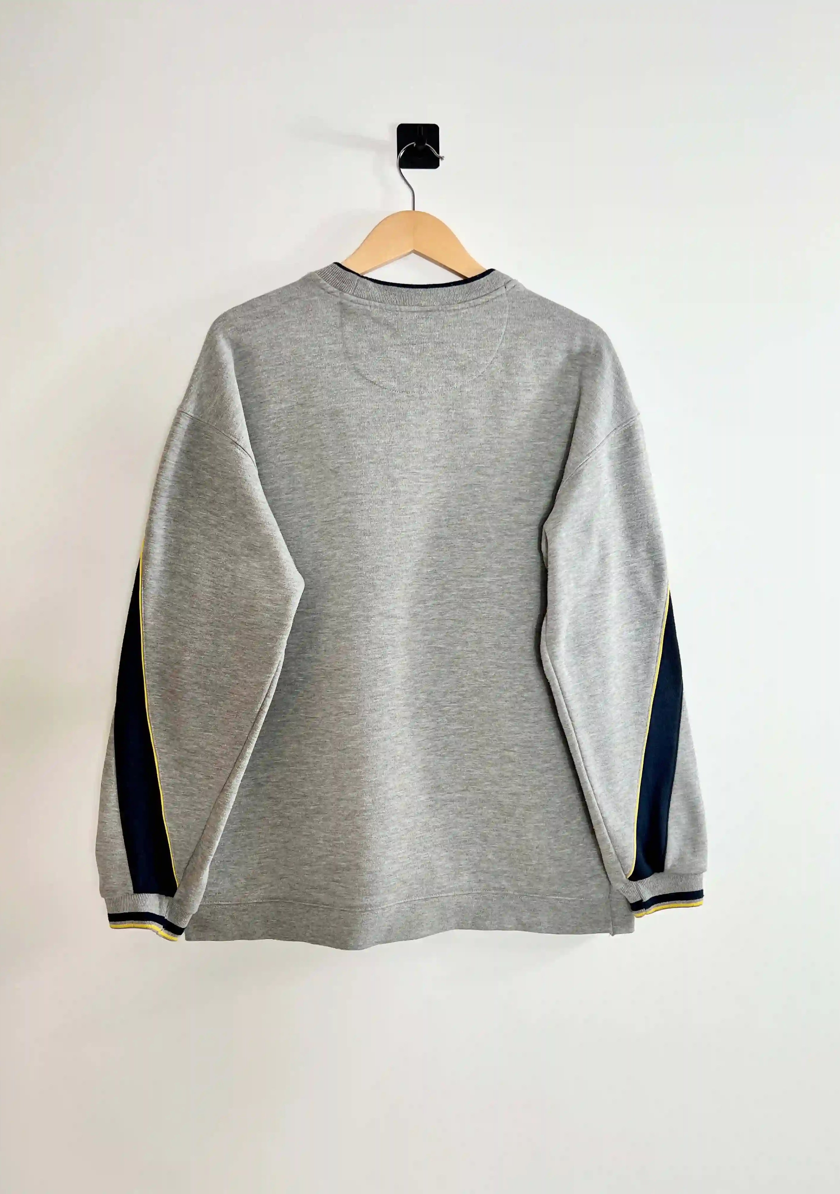 Nike Sweaters Vintage 2000s Gris vue de dos