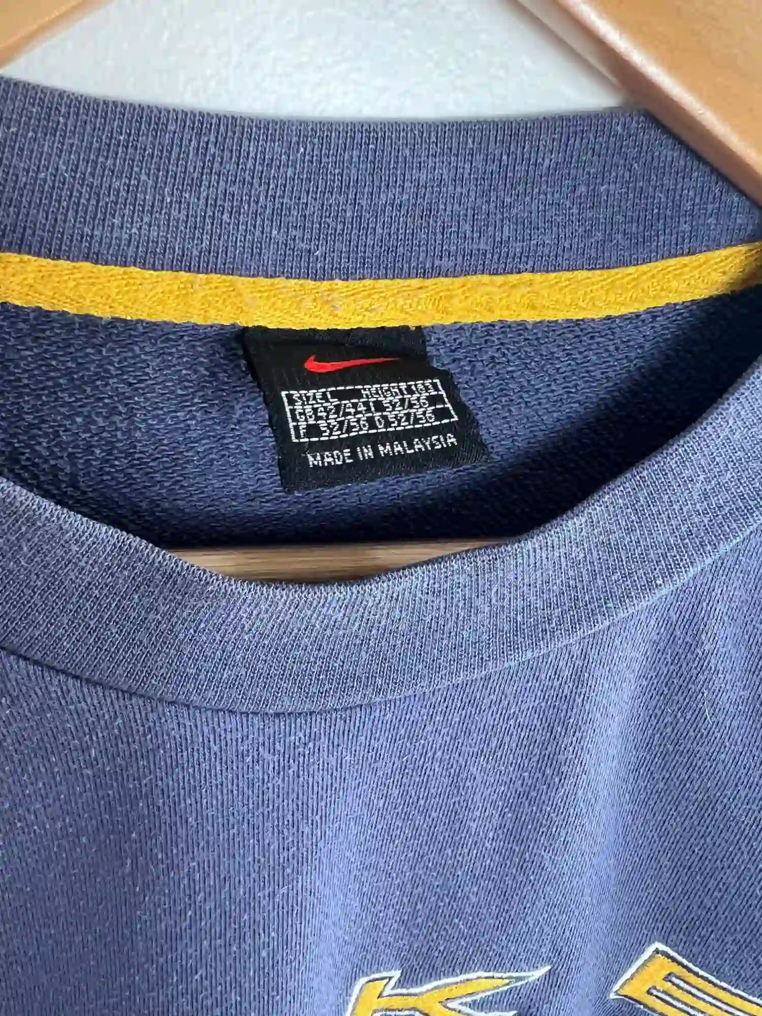 Nike Vintage 90s Sweatshirt Bleu vue de etiquette