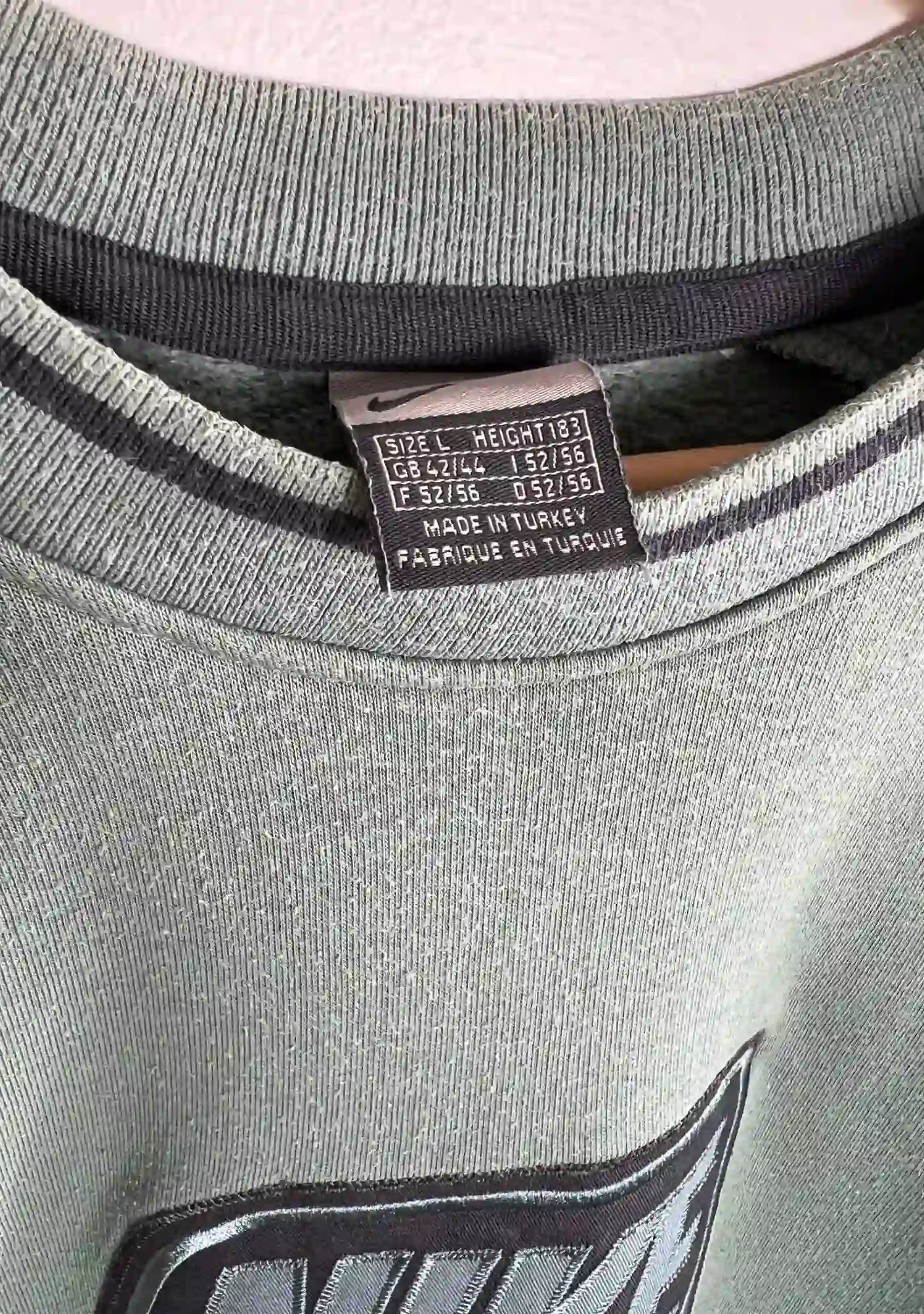 Nike Vintage Sweat Homme Vert 2000s vue de etiquette Nike