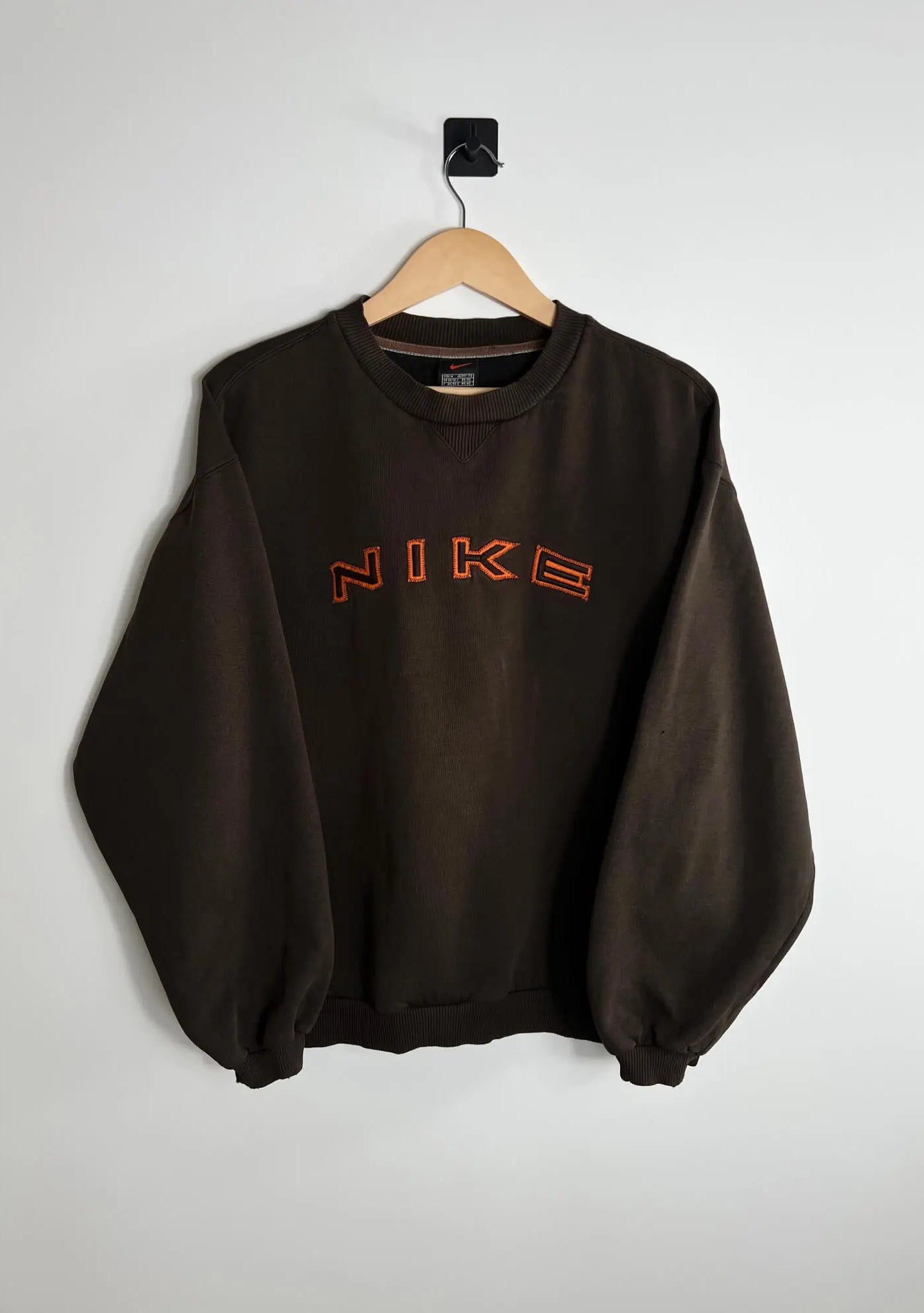 Pull Nike Brodé Marron Oversize vue de face