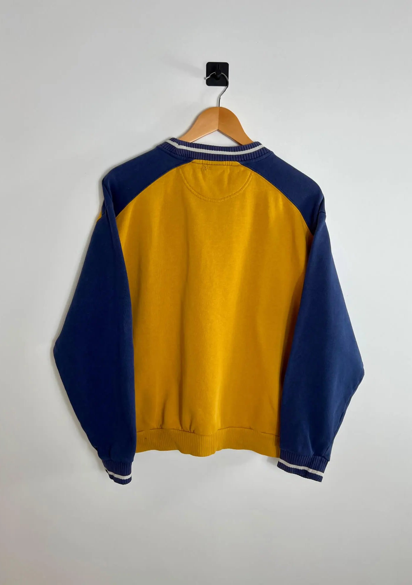 Pull Vintage Nike Homme Jaune 90s vue de dos