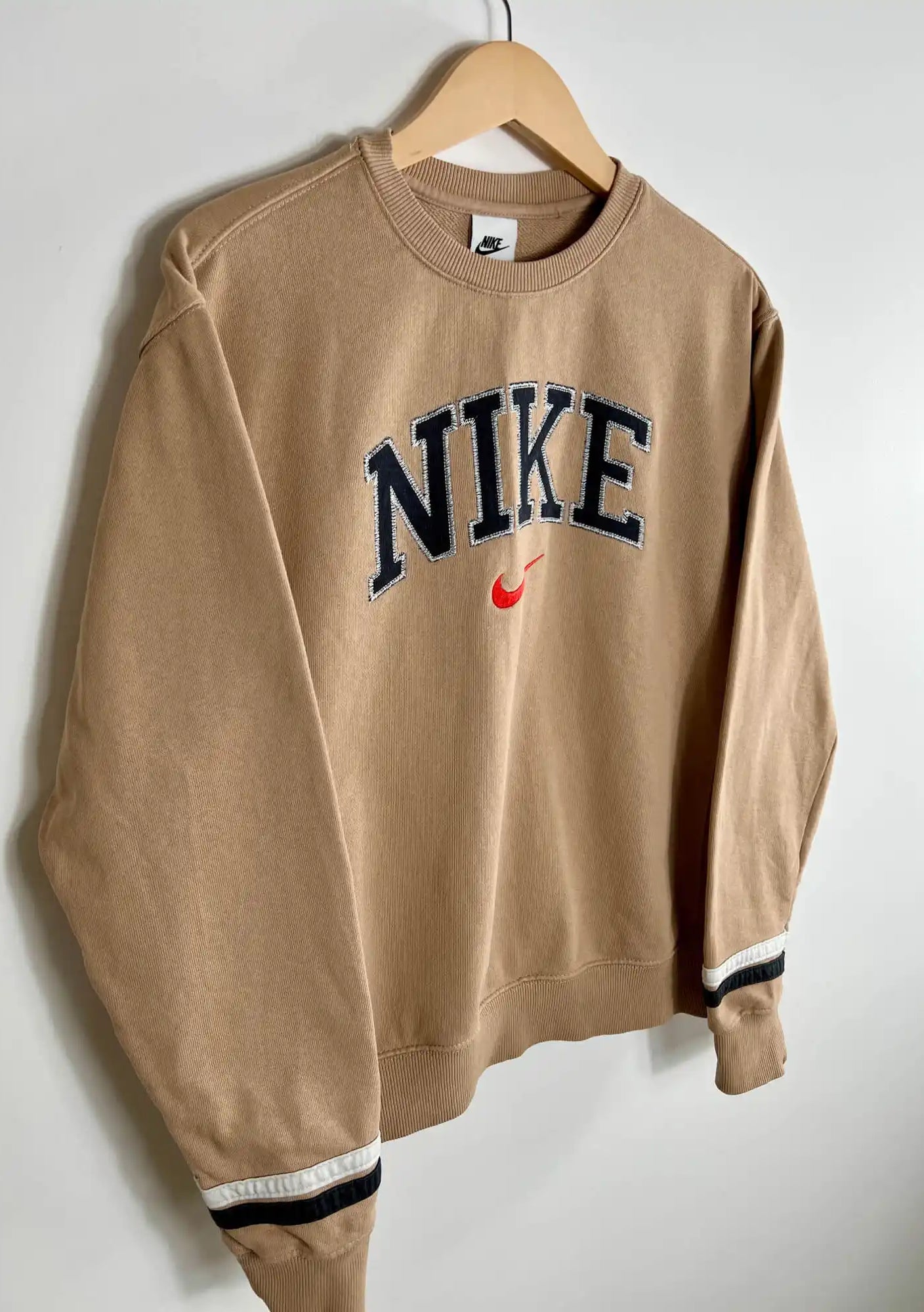 Sweat Nike Marron Femme Retro vue de coter