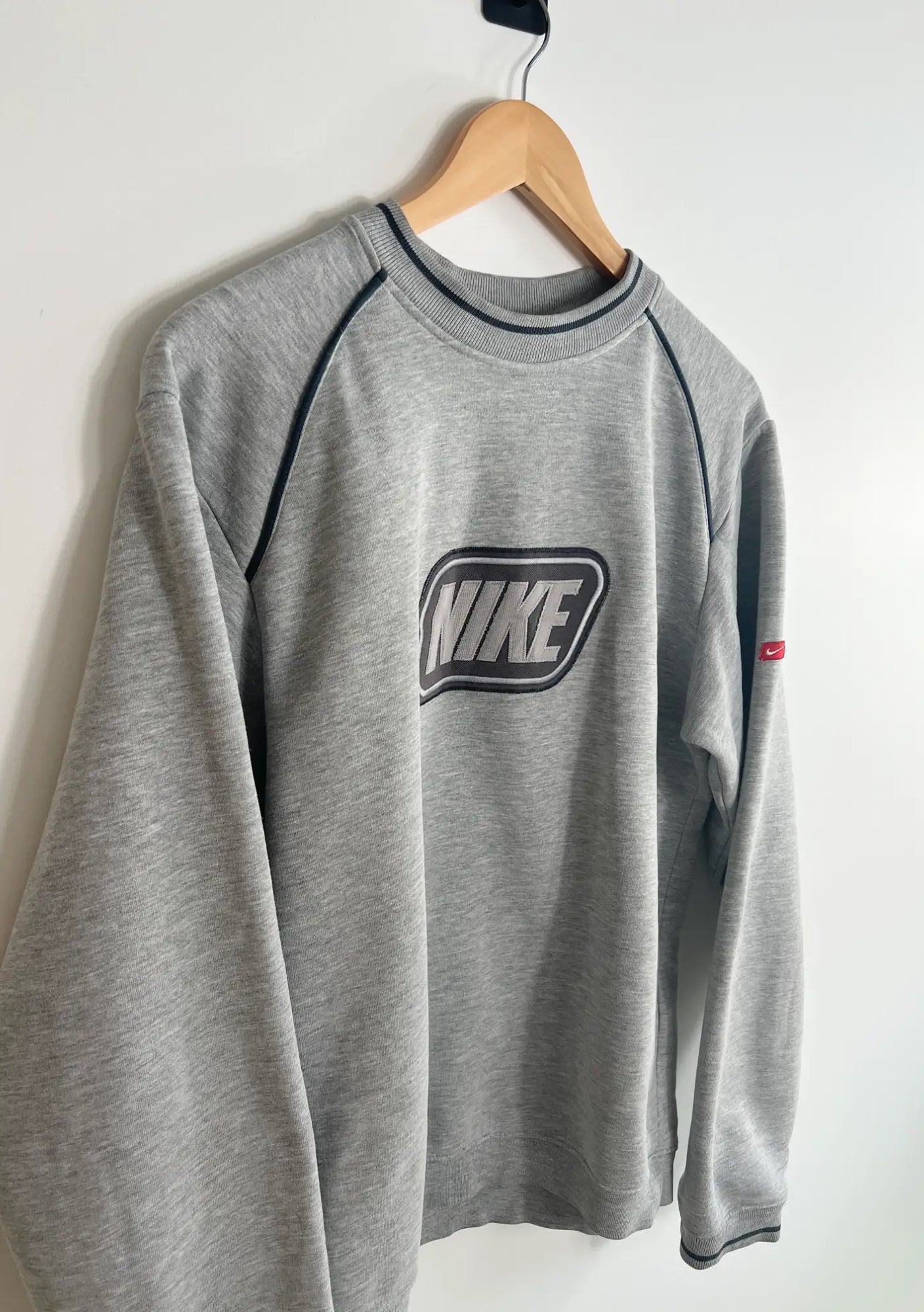 Sweat Nike Vintage 90s Oversize gris vue de coter