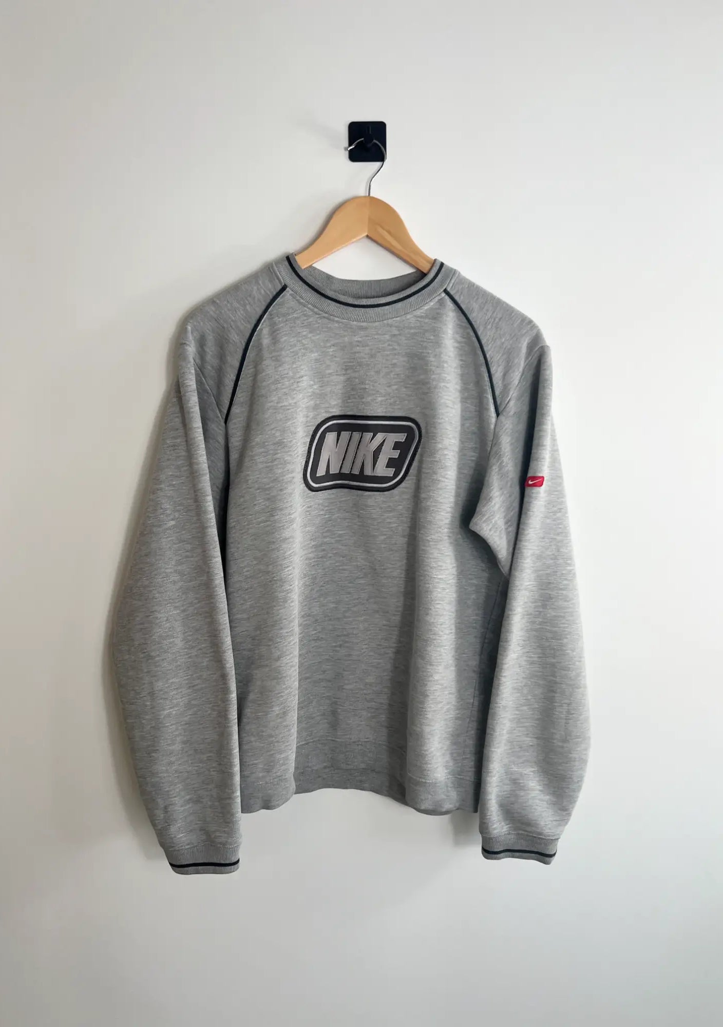 Sweat Nike Vintage 90s Oversize gris vue de face