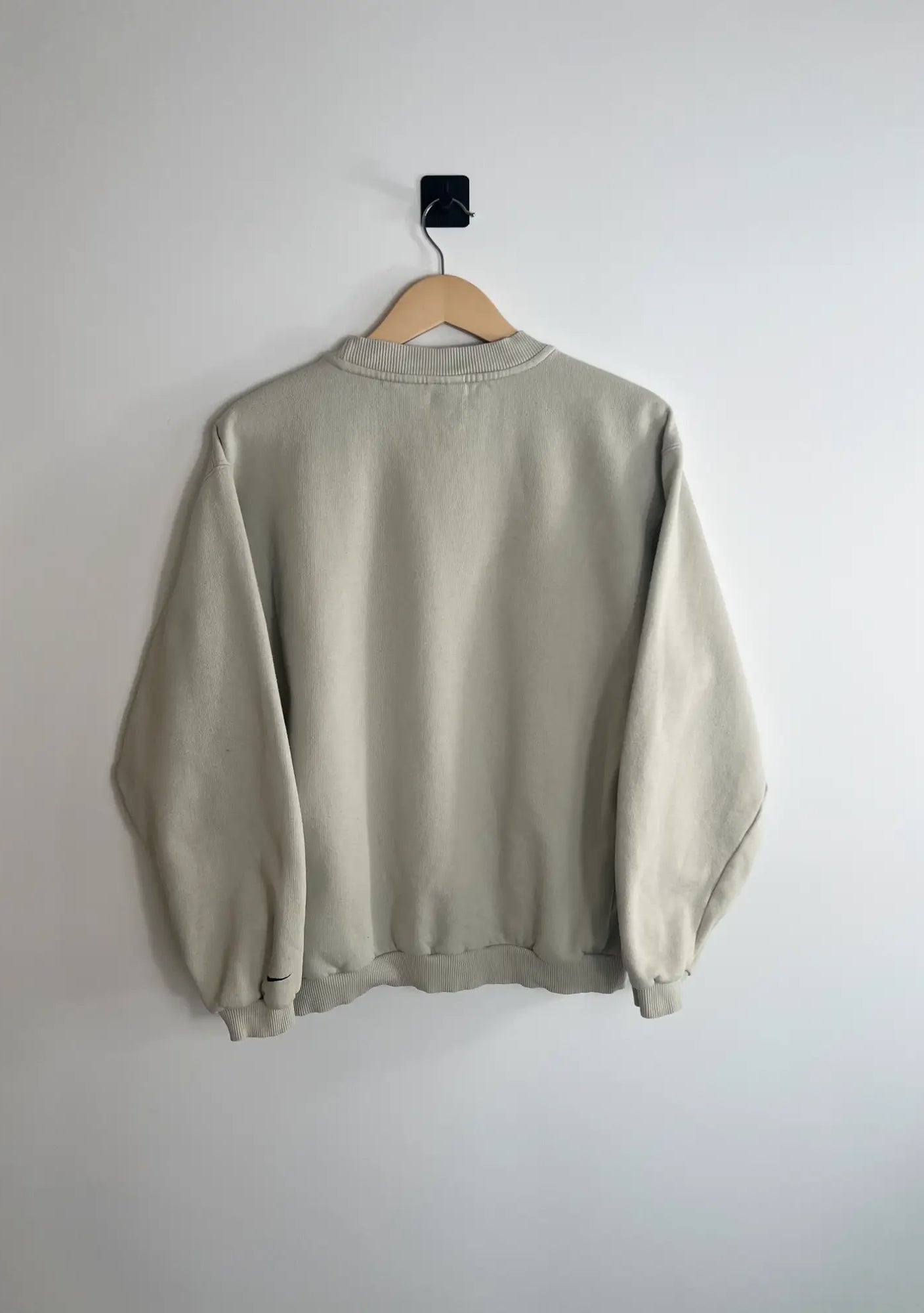 Sweat Nike Vintage 90s crème vue de dos