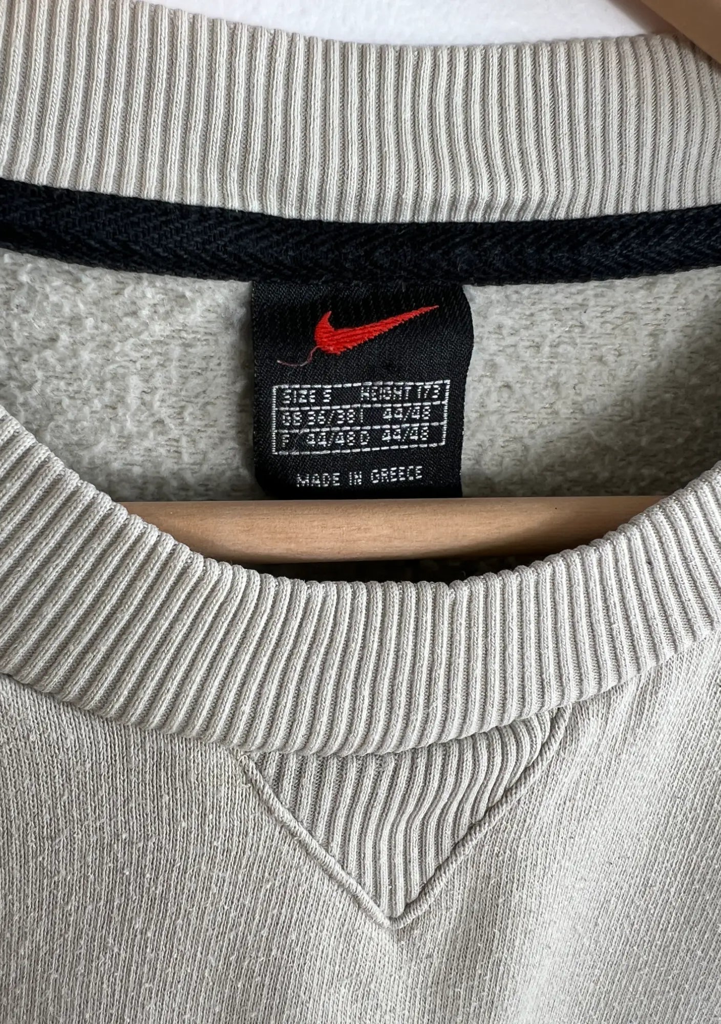 Sweat Nike Vintage 90s crème vue de etiquette