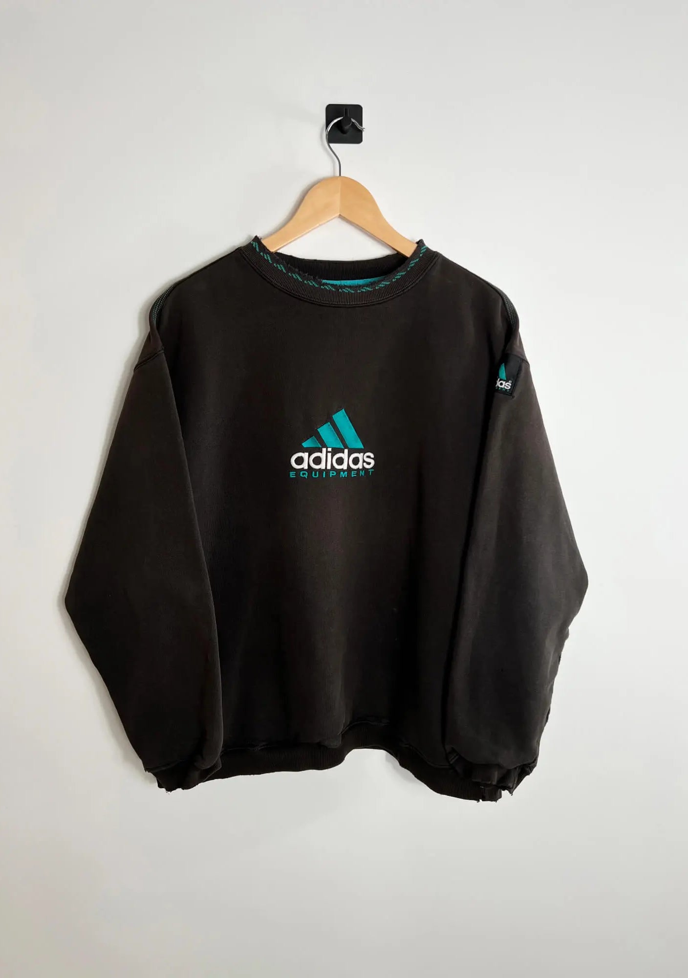 Sweatshirt Adidas Equipment Vintage 90s Noir vue de face