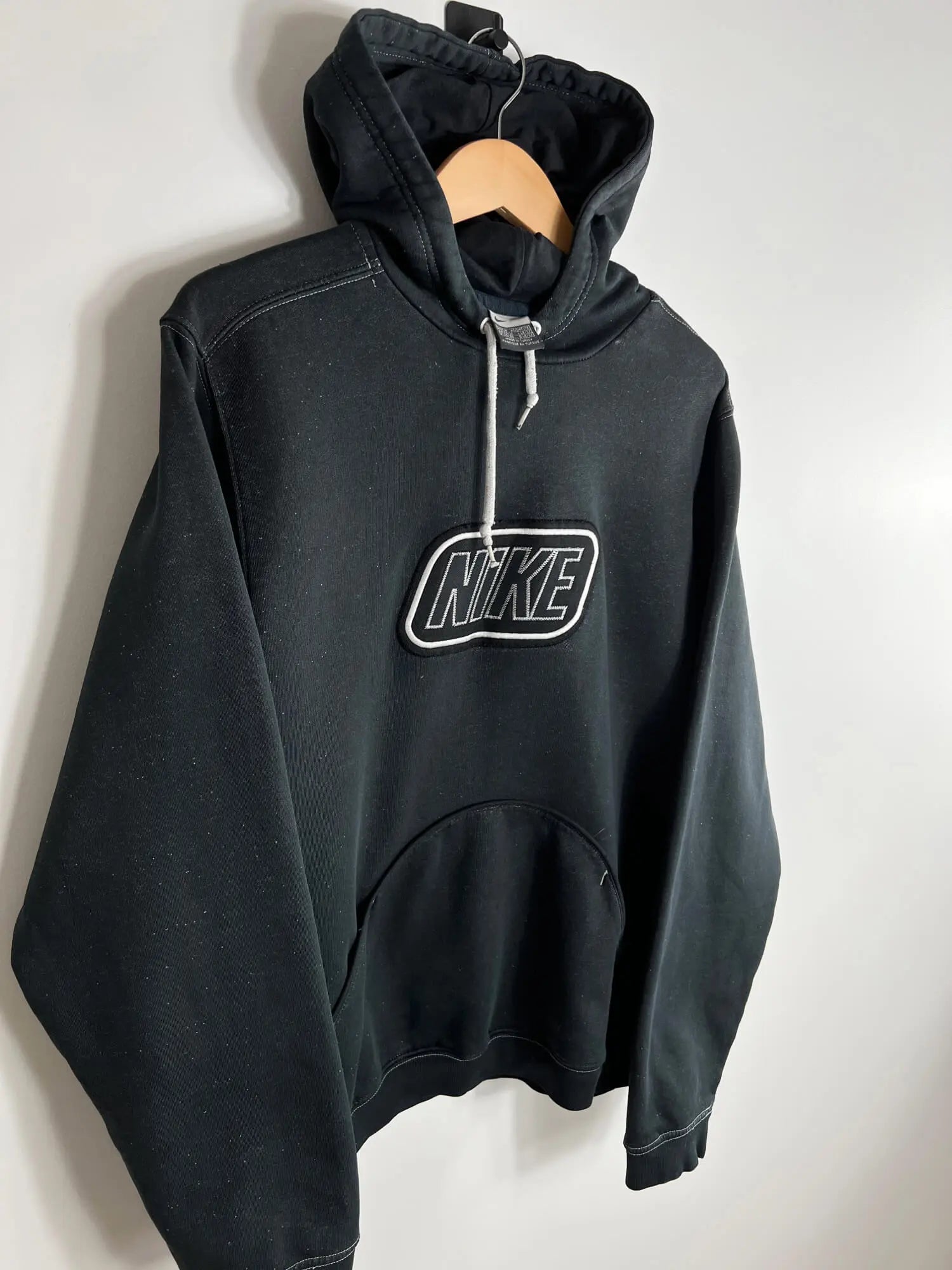 Vintage Black Nike Hoodie vue de coter