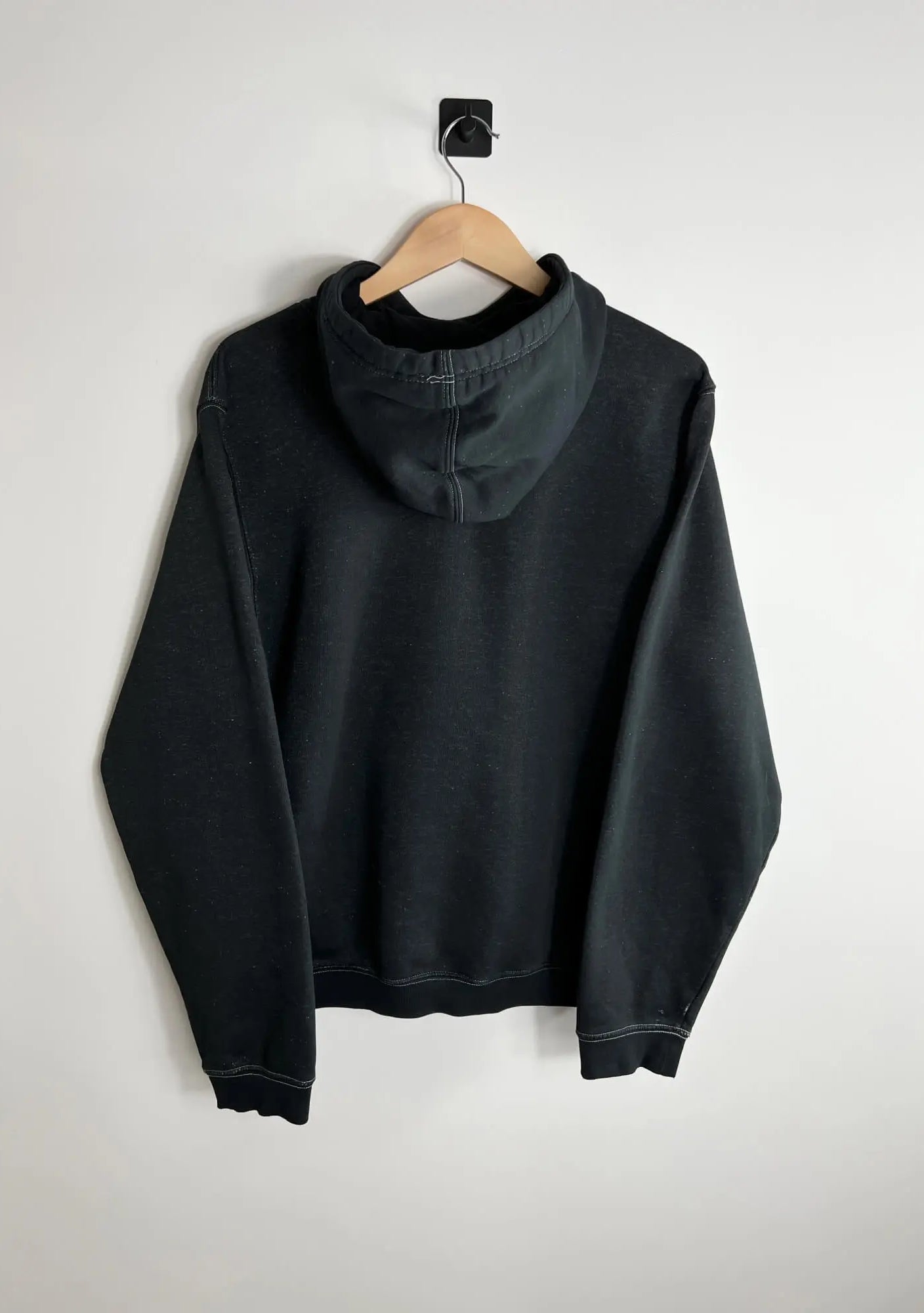 Vintage Black Nike Hoodie vue de dos