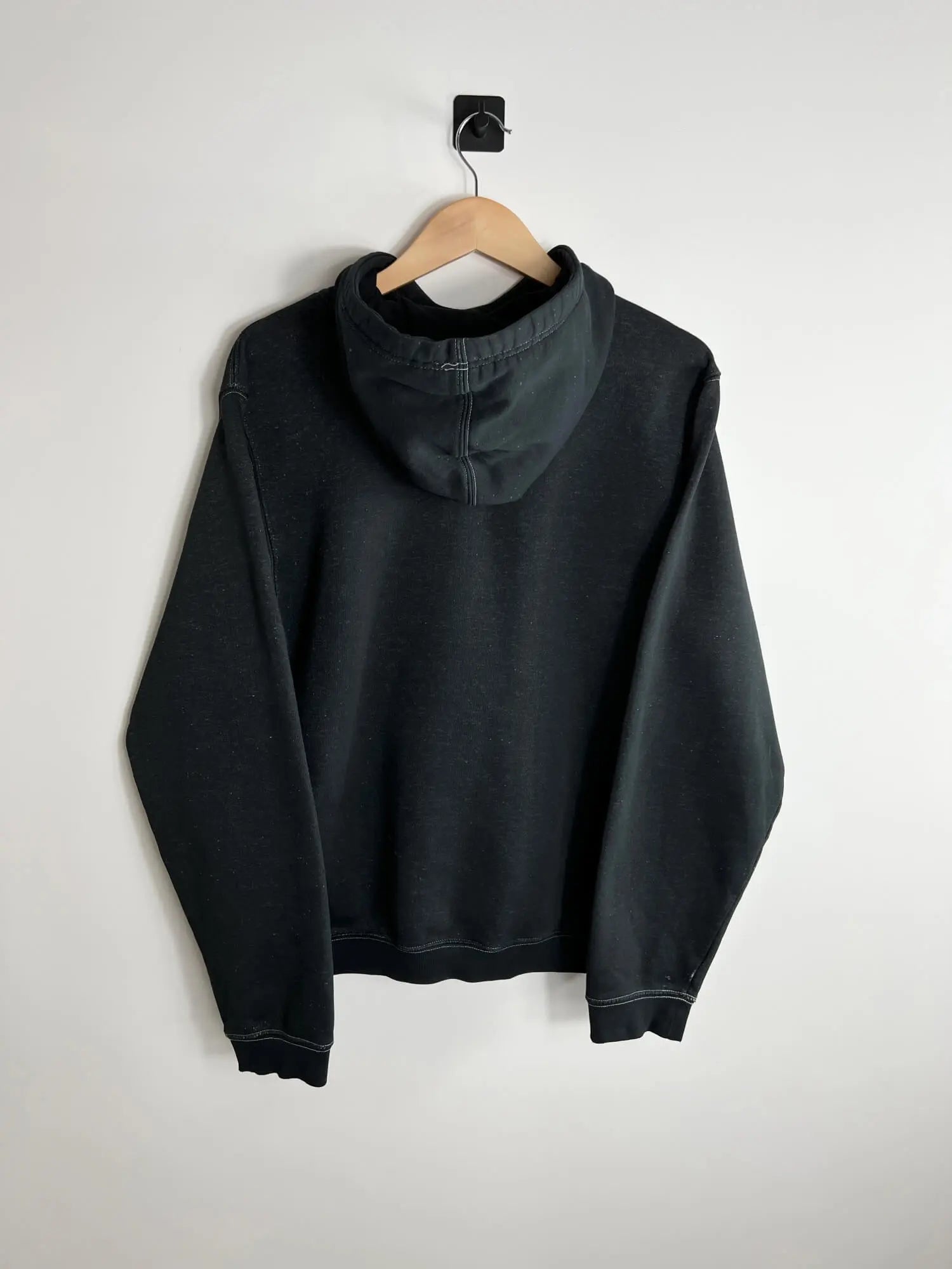 Vintage Black Nike Hoodie vue de dos