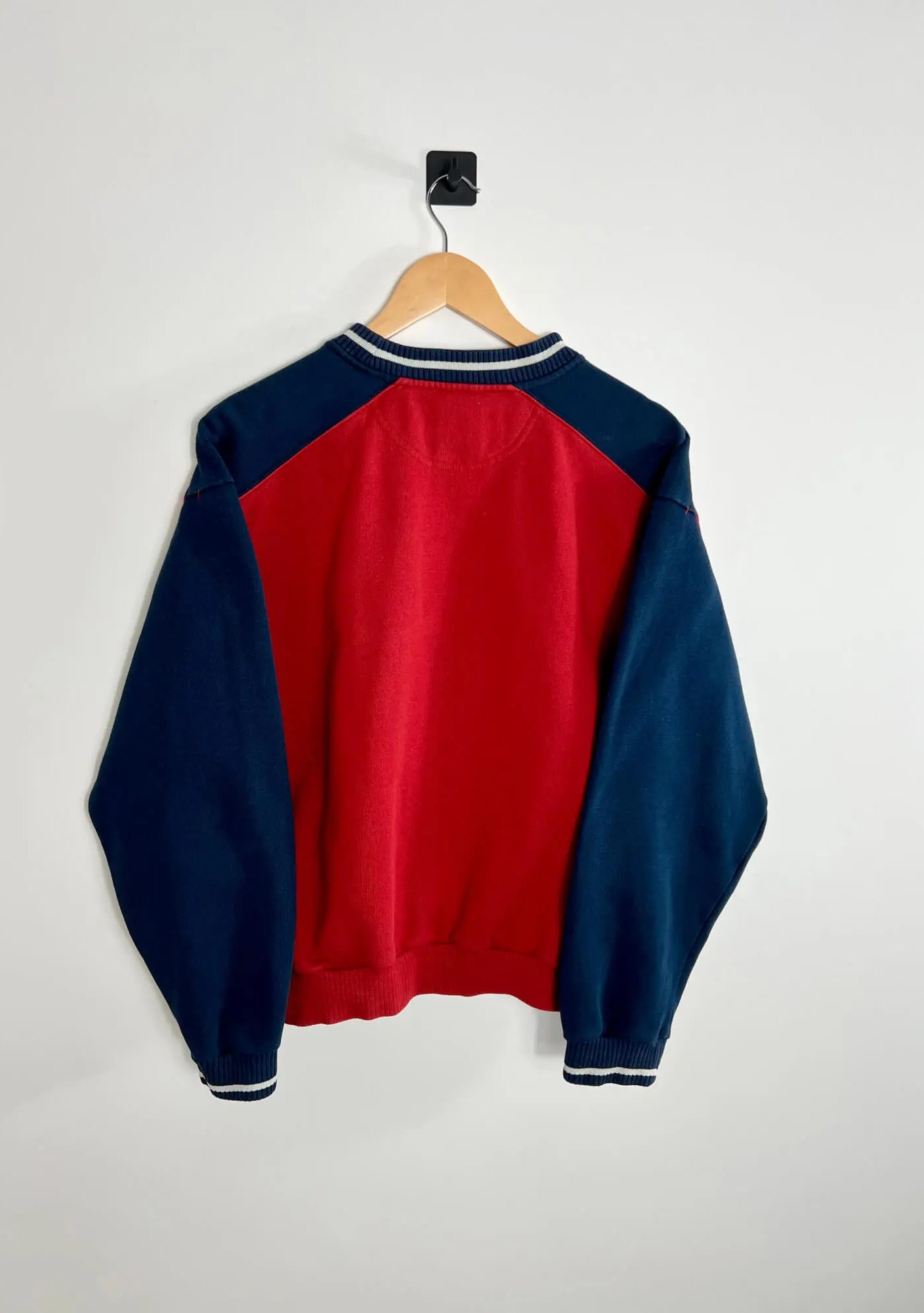 Vintage Nike 90s Sweatshirt Rouge et Bleu vue de dos
