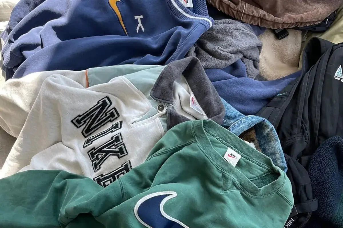 lot de sweatshirt nike vintage des années 1990 avec les logos brodés