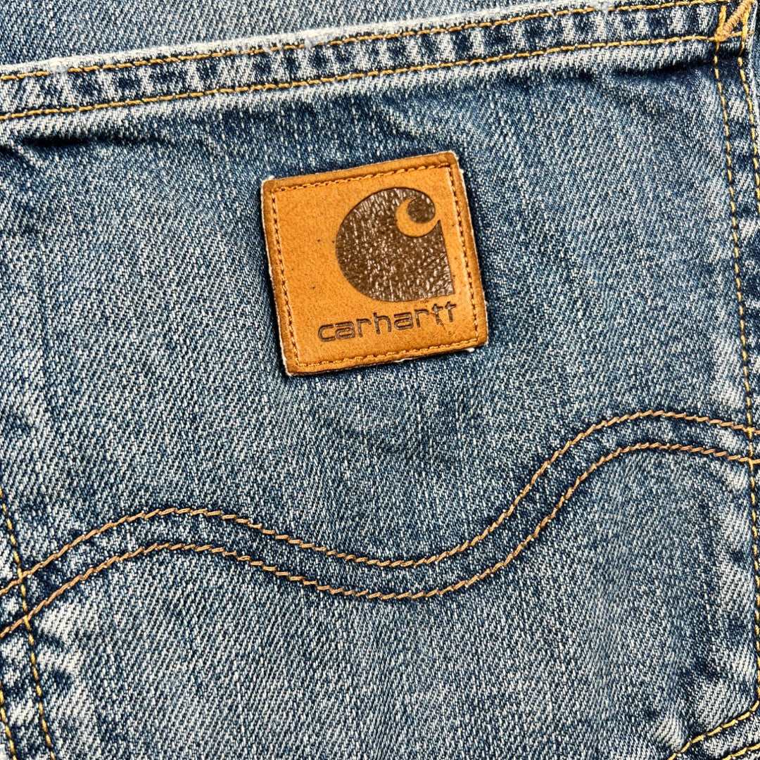 carhartt jean homme délavé vue du logo carhartt