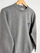 Arte Antwerp Crewneck Logo Brodé Gris vue du logo arte antwerp