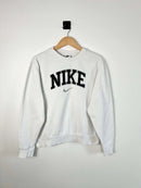 Pull Retro Nike Blanc Logo Brodé vue de face