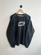 Sweat Nike Vintage 00s noir avec nike brode vue de face